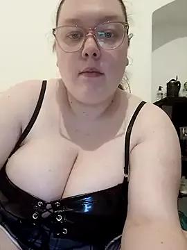 Girls: discover live performances with matured cam models, from teasing to fixations, in a variety of stunning live sex cams.