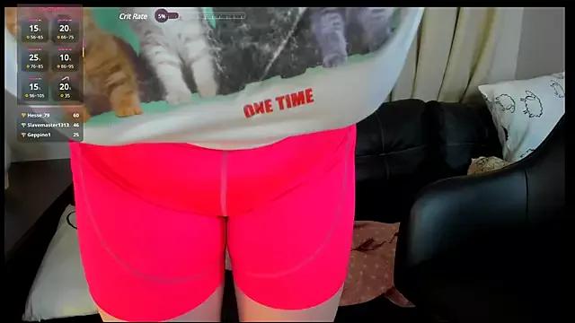 Girls: discover live performances with matured cam models, from teasing to fixations, in a variety of stunning live sex cams.
