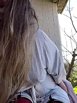Girls: discover live performances with matured cam models, from teasing to fixations, in a variety of stunning live sex cams.