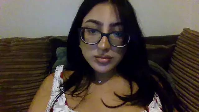Girls: discover live performances with matured cam models, from teasing to fixations, in a variety of stunning live sex cams.