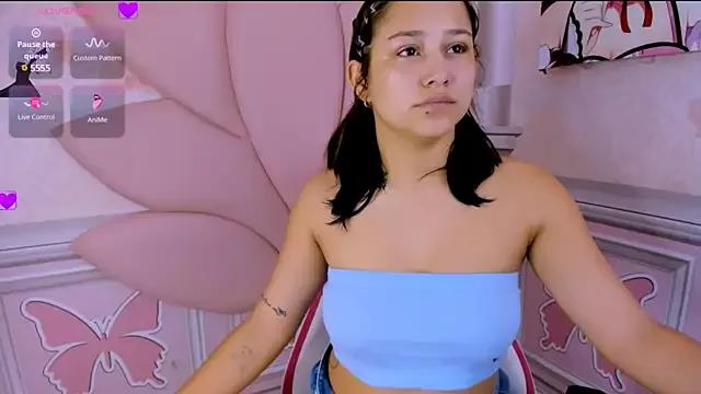 Girls: discover live performances with matured cam models, from teasing to fixations, in a variety of stunning live sex cams.