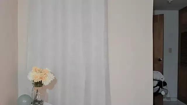 Girls: discover live performances with matured cam models, from teasing to fixations, in a variety of stunning live sex cams.
