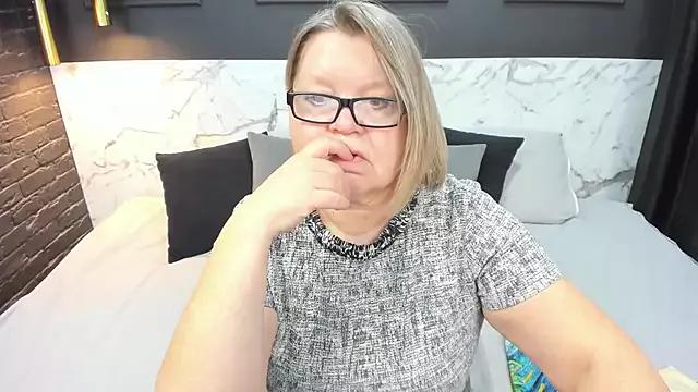 Shannonshine from StripChat is Freechat