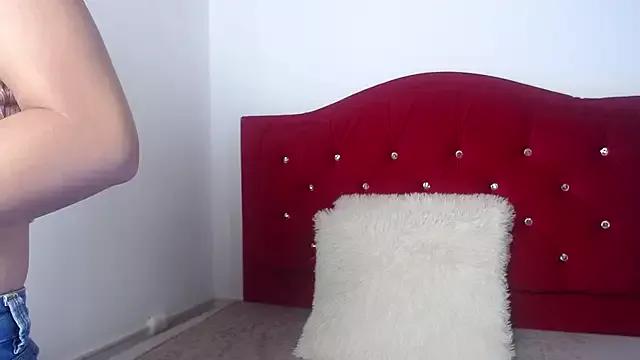 Girls: discover live performances with matured cam models, from teasing to fixations, in a variety of stunning live sex cams.