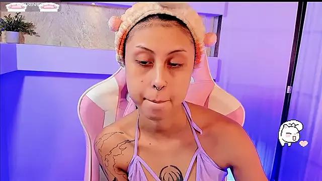 Girls: discover live performances with matured cam models, from teasing to fixations, in a variety of stunning live sex cams.