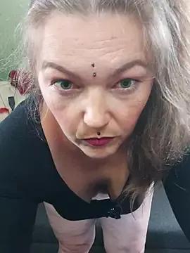 Girls: discover live performances with matured cam models, from teasing to fixations, in a variety of stunning live sex cams.