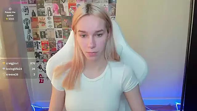 Girls: discover live performances with matured cam models, from teasing to fixations, in a variety of stunning live sex cams.