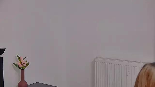 Girls: discover live performances with matured cam models, from teasing to fixations, in a variety of stunning live sex cams.