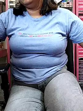 SimmiHot from StripChat is Freechat