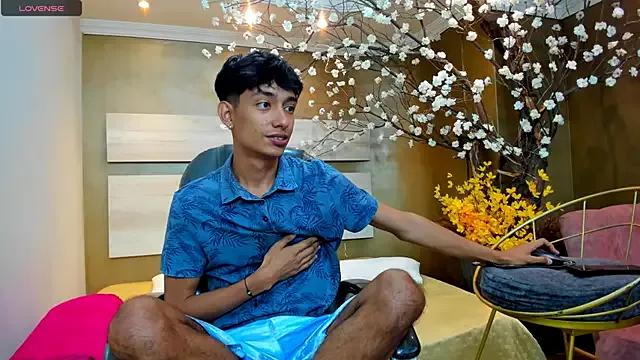 Sir_of_Lust from StripChat is Freechat