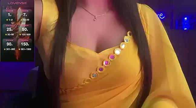 Sizzling_ZAARA from StripChat