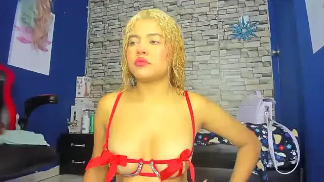 Girls: discover live performances with matured cam models, from teasing to fixations, in a variety of stunning live sex cams.
