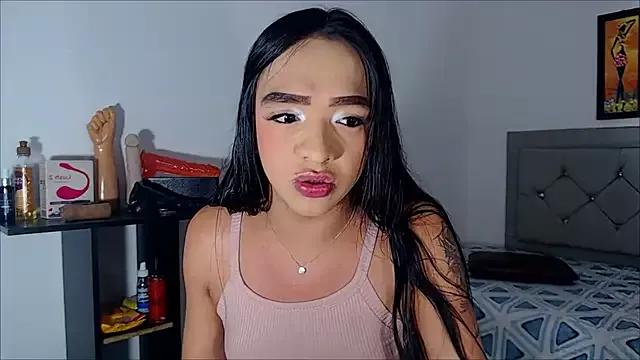 Girls: discover live performances with matured cam models, from teasing to fixations, in a variety of stunning live sex cams.