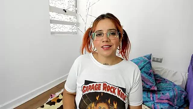 Girls: discover live performances with matured cam models, from teasing to fixations, in a variety of stunning live sex cams.