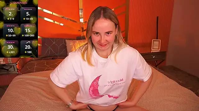 Girls: discover live performances with matured cam models, from teasing to fixations, in a variety of stunning live sex cams.