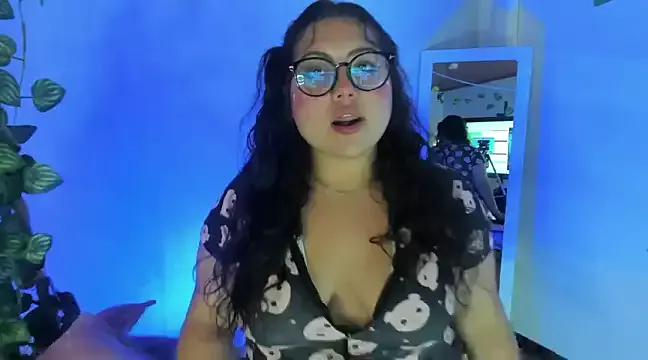 Girls: discover live performances with matured cam models, from teasing to fixations, in a variety of stunning live sex cams.