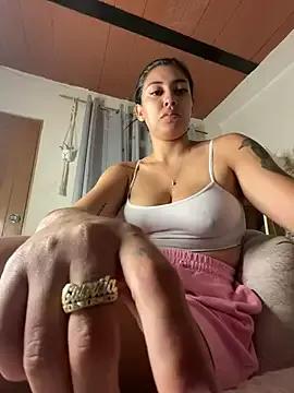 Girls: discover live performances with matured cam models, from teasing to fixations, in a variety of stunning live sex cams.