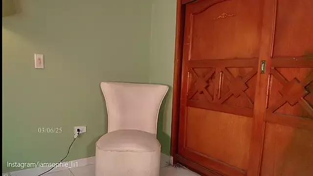 sophi_lii from StripChat is Freechat