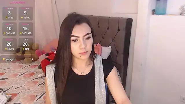Girls: discover live performances with matured cam models, from teasing to fixations, in a variety of stunning live sex cams.