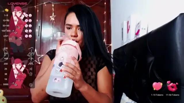 Girls: discover live performances with matured cam models, from teasing to fixations, in a variety of stunning live sex cams.