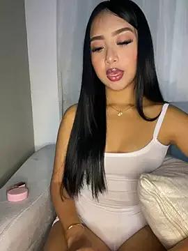 Girls: discover live performances with matured cam models, from teasing to fixations, in a variety of stunning live sex cams.