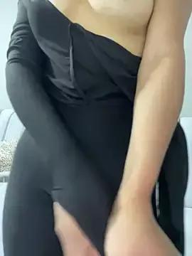 Girls: discover live performances with matured cam models, from teasing to fixations, in a variety of stunning live sex cams.