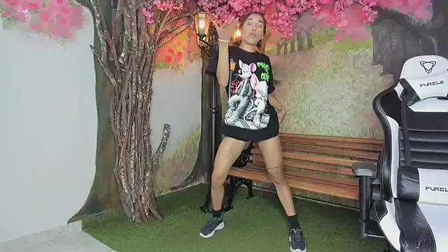 SophieHicks from StripChat is Freechat