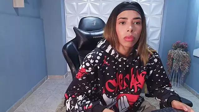SophieHicks from StripChat is Freechat