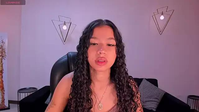 Girls: discover live performances with matured cam models, from teasing to fixations, in a variety of stunning live sex cams.