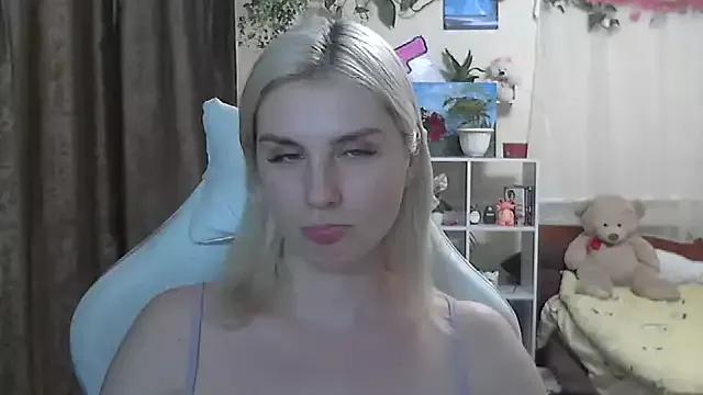 SophieMiss from StripChat is Freechat