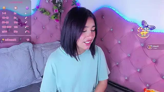 sophievv from StripChat is Freechat