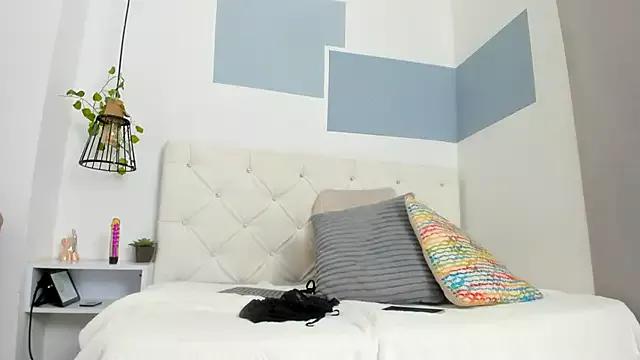 Girls: discover live performances with matured cam models, from teasing to fixations, in a variety of stunning live sex cams.