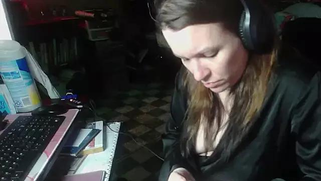 Girls: discover live performances with matured cam models, from teasing to fixations, in a variety of stunning live sex cams.