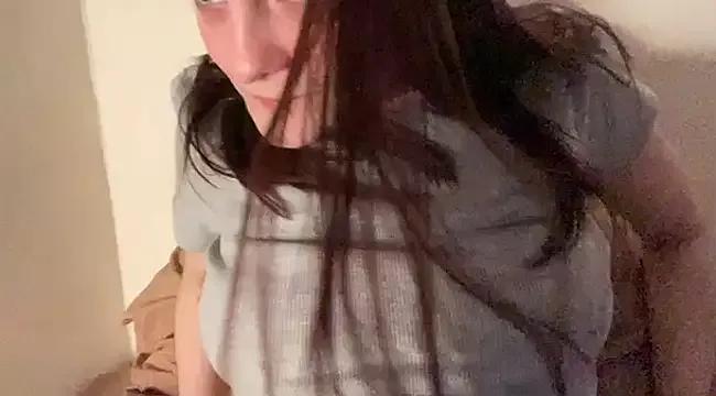 Girls: discover live performances with matured cam models, from teasing to fixations, in a variety of stunning live sex cams.