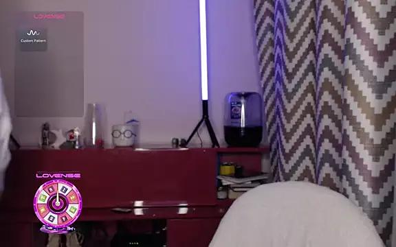 Girls: discover live performances with matured cam models, from teasing to fixations, in a variety of stunning live sex cams.