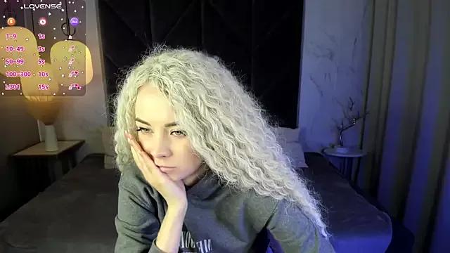 Girls: discover live performances with matured cam models, from teasing to fixations, in a variety of stunning live sex cams.