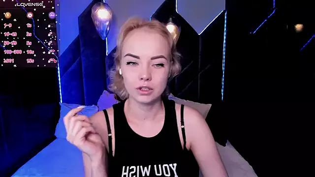 Girls: discover live performances with matured cam models, from teasing to fixations, in a variety of stunning live sex cams.