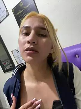 Girls: discover live performances with matured cam models, from teasing to fixations, in a variety of stunning live sex cams.