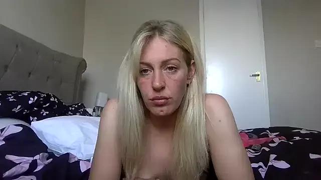 Girls: discover live performances with matured cam models, from teasing to fixations, in a variety of stunning live sex cams.