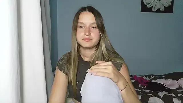 Submissive_love from StripChat is Freechat