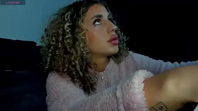 Girls: discover live performances with matured cam models, from teasing to fixations, in a variety of stunning live sex cams.