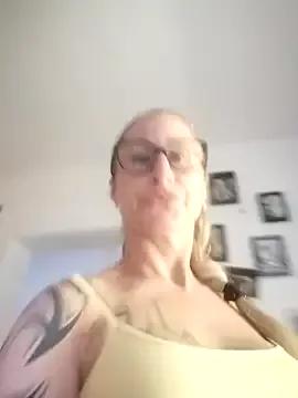 sunnys66 from StripChat