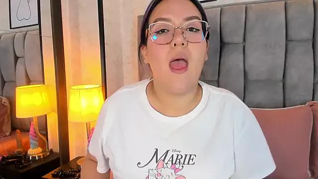 Girls: discover live performances with matured cam models, from teasing to fixations, in a variety of stunning live sex cams.