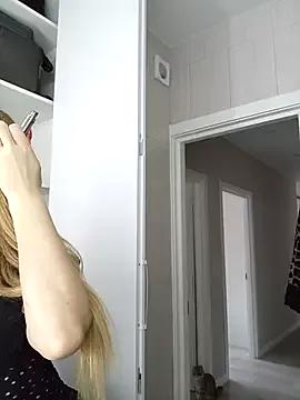 Girls: discover live performances with matured cam models, from teasing to fixations, in a variety of stunning live sex cams.