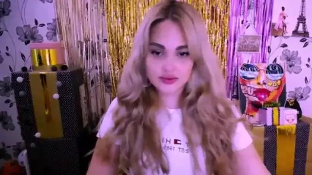 Sweet_smile_s from StripChat