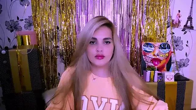 Sweet_smile_s from StripChat