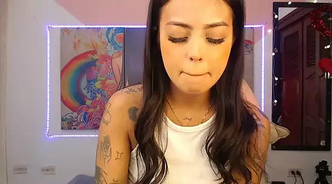 Girls: discover live performances with matured cam models, from teasing to fixations, in a variety of stunning live sex cams.