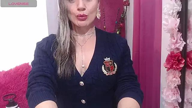 sweetfantasyy69 from StripChat