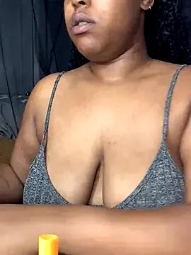 SweetHoneyBunz from StripChat