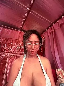 Girls: discover live performances with matured cam models, from teasing to fixations, in a variety of stunning live sex cams.